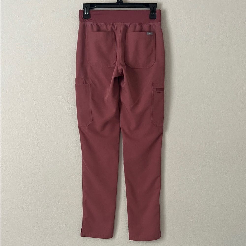 Like New! FIGS High Waisted Dowa Scrub Pants Mauve in Size XXS/T - Picture 8 of 16